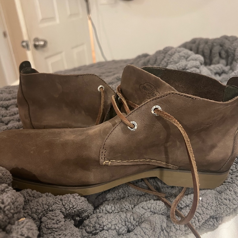 Brown Sperry Topsider chucka boot